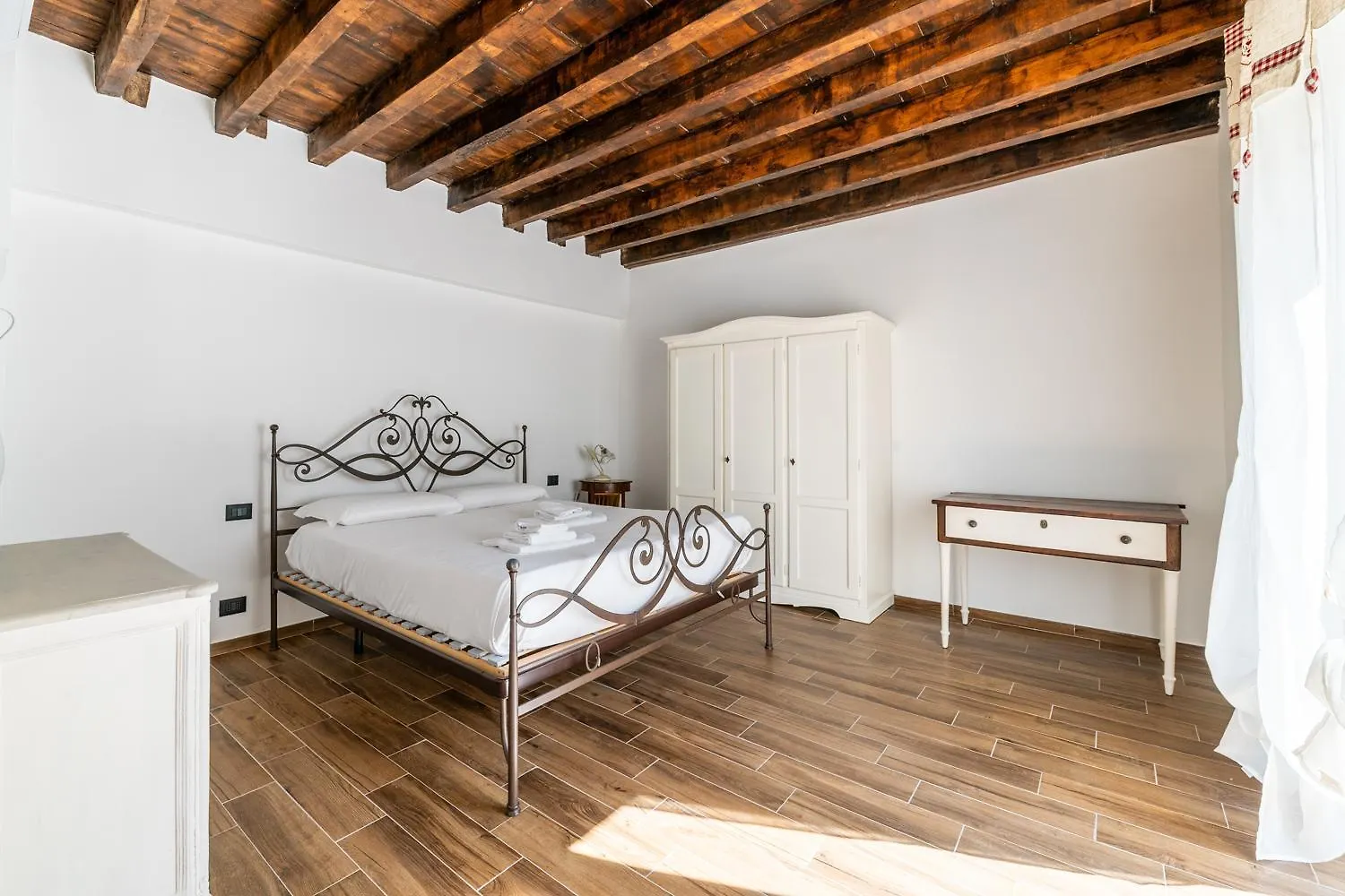 Giano Host - Gozzano, Simple Pleasures Apartment Genoa Italy