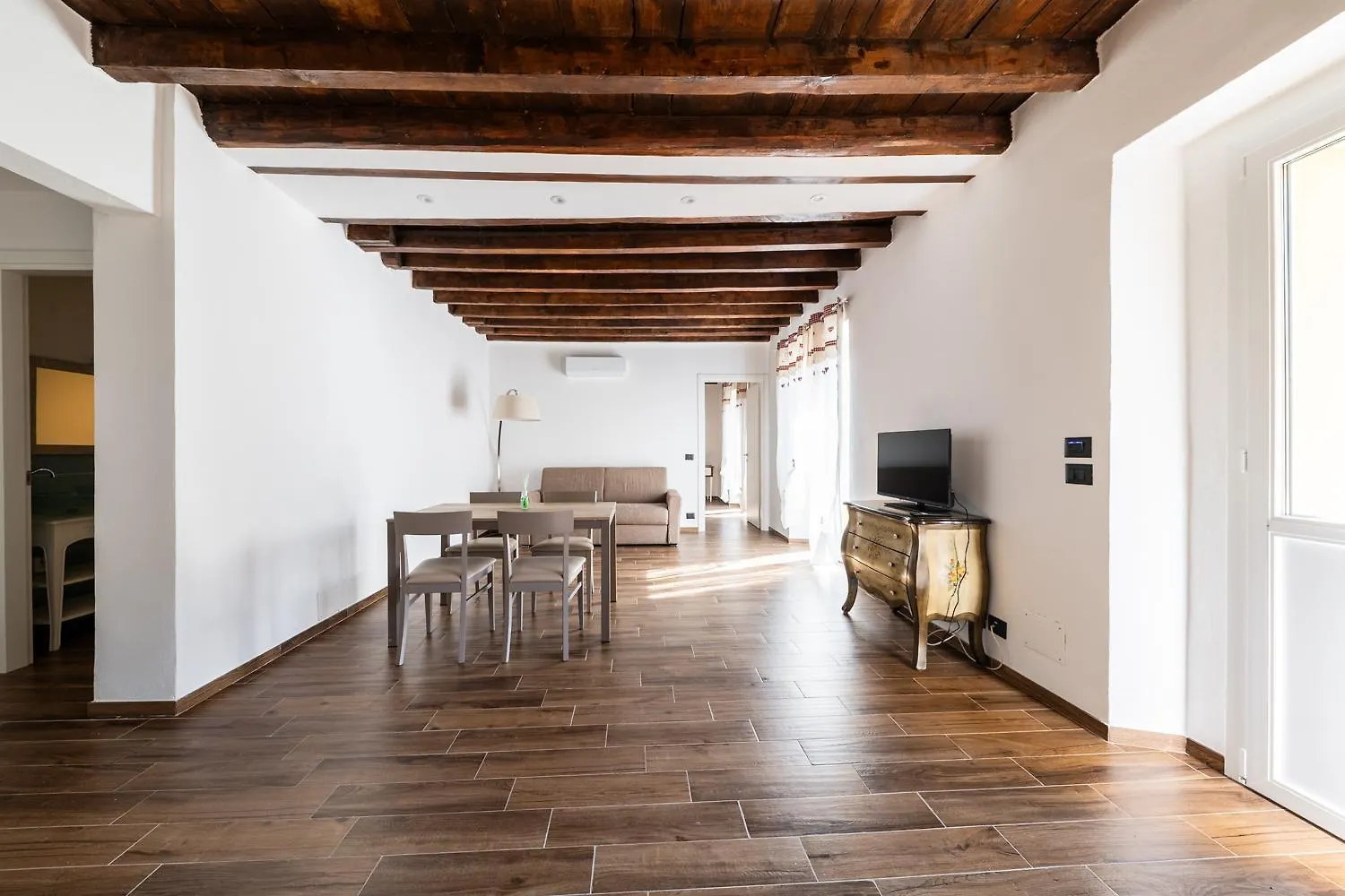Giano Host - Gozzano, Simple Pleasures Apartment Genoa