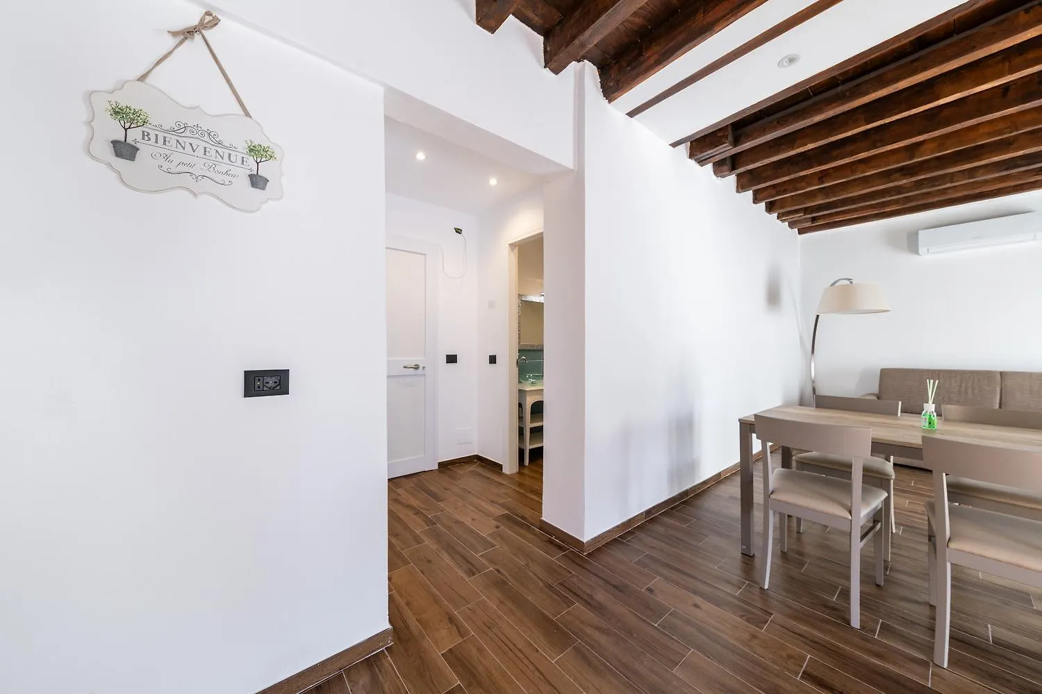 Giano Host - Gozzano, Simple Pleasures Apartment Genoa 0*,  Italy