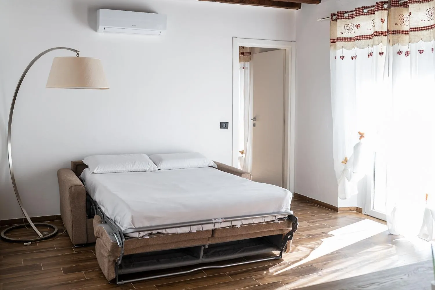Giano Host - Gozzano, Simple Pleasures Apartment Genoa